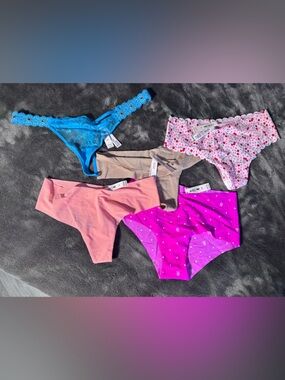 Victoria's Secret Panty 5x20 Bundle - size M